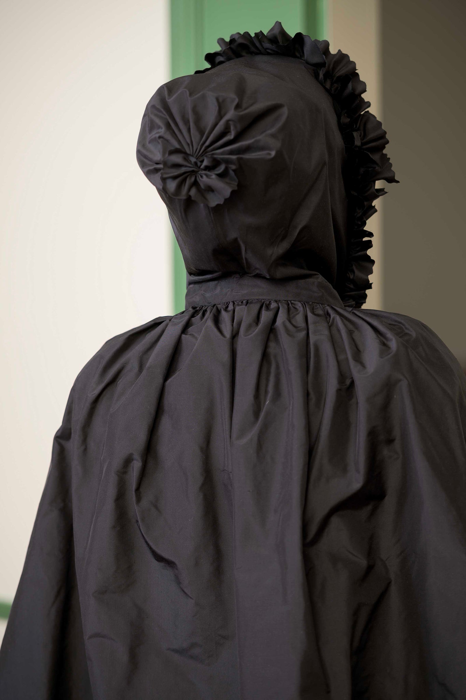 Black Silk Mantle