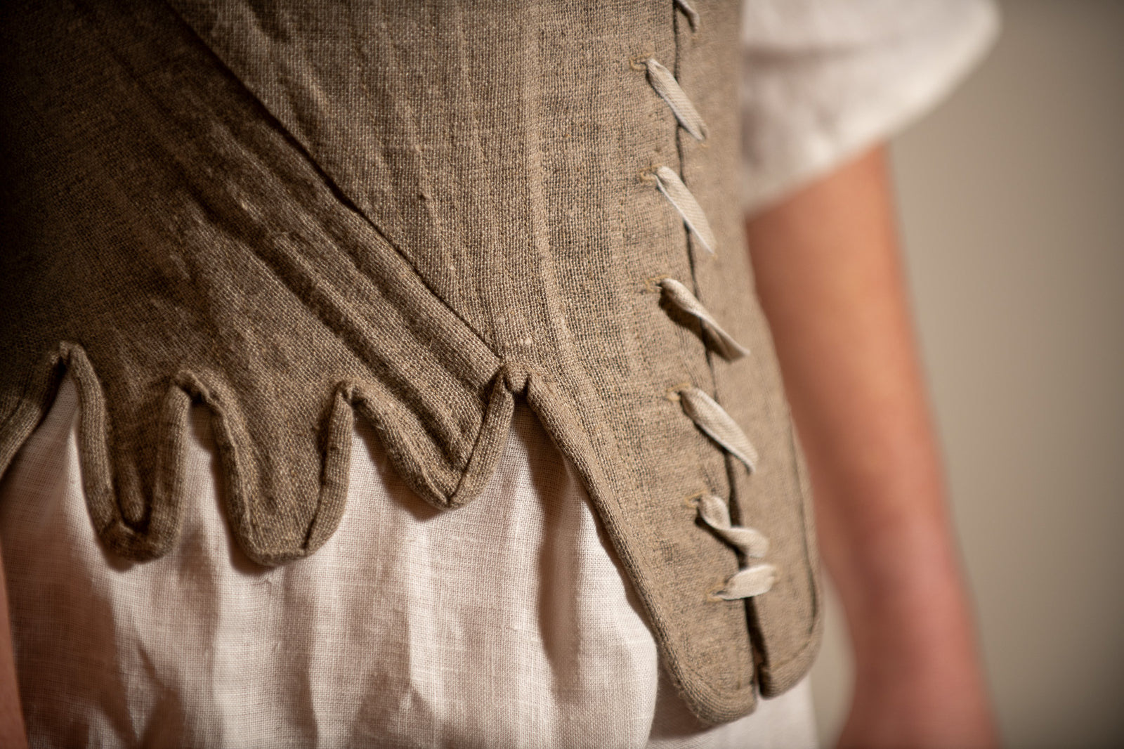 Front Lacing Linen Stays