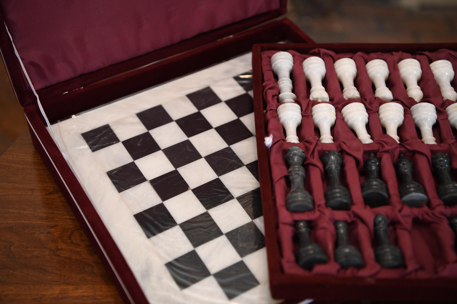 Black and White Marble Chess Set | SD156