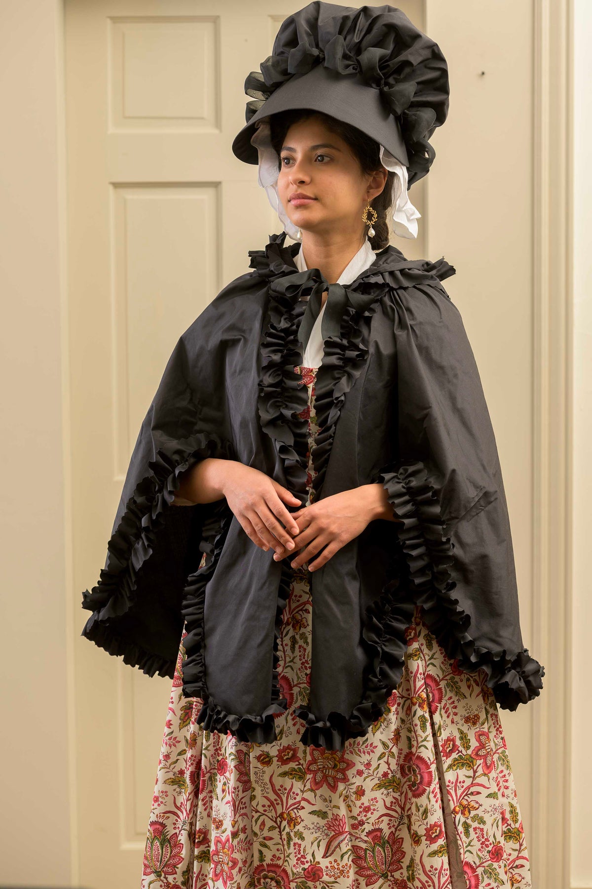 Black Silk Mantle