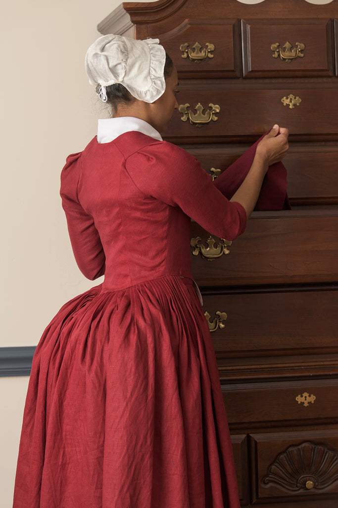 Red Linen Gown | 1770 - 1790