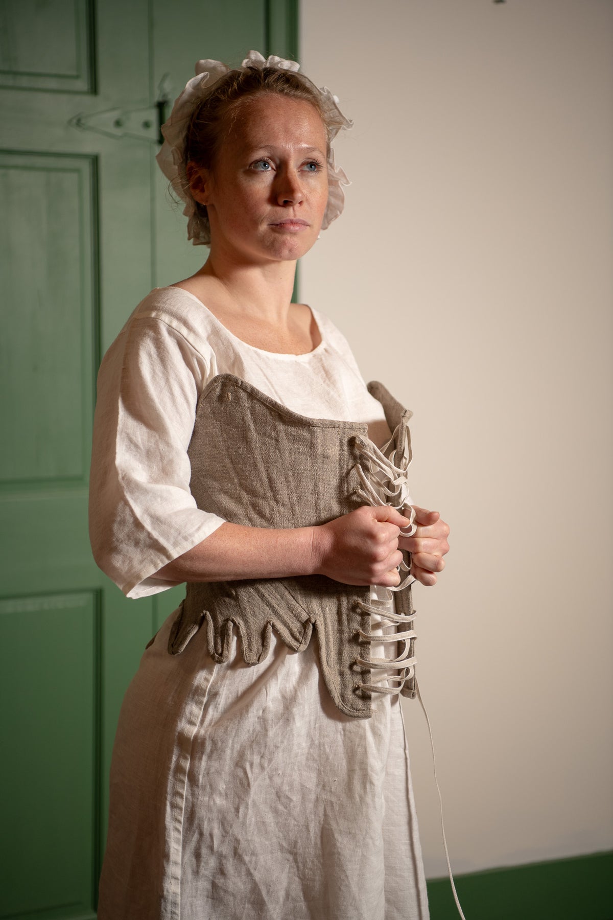 Front Lacing Linen Stays