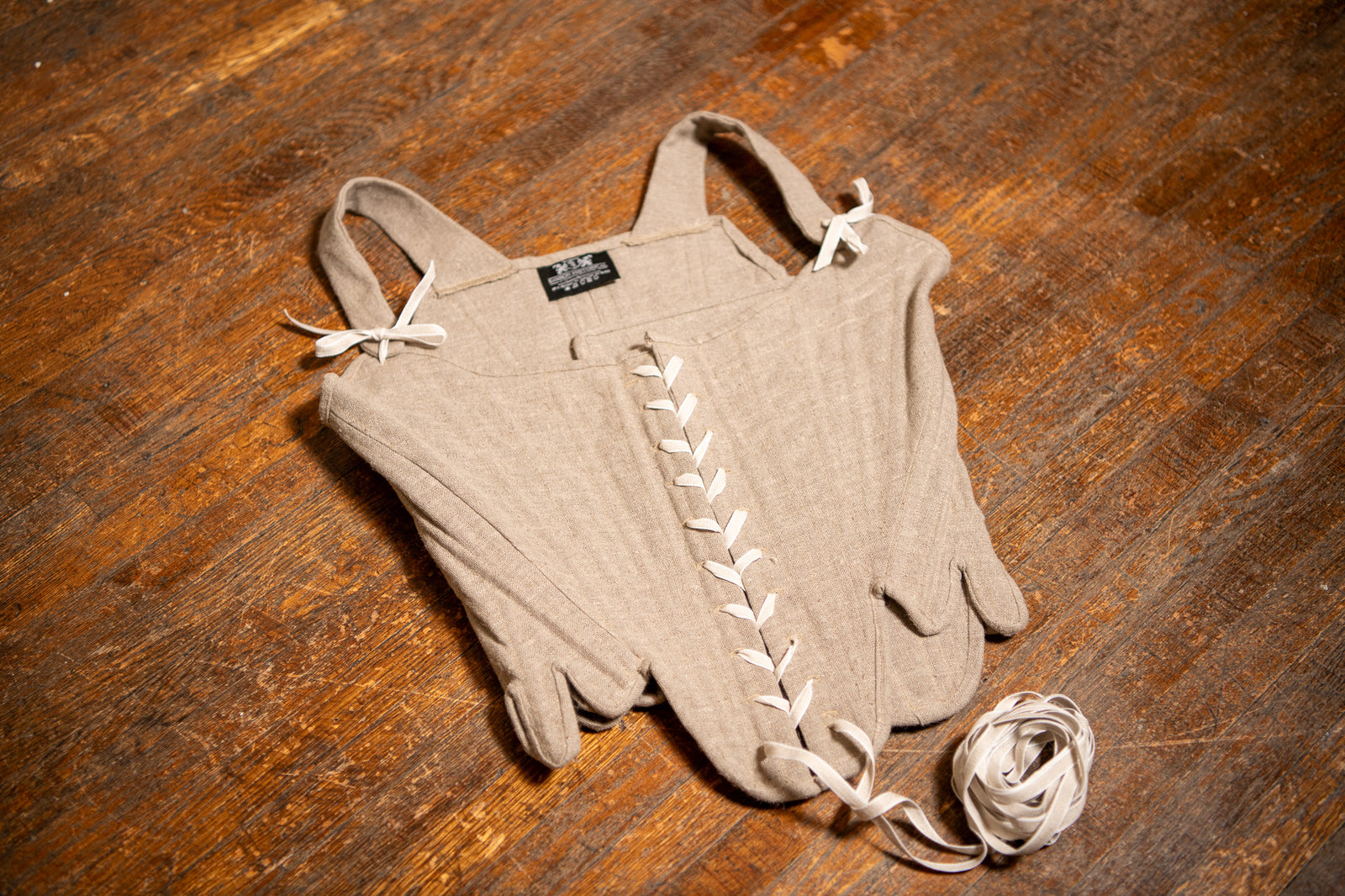 Front Lacing Linen Stays