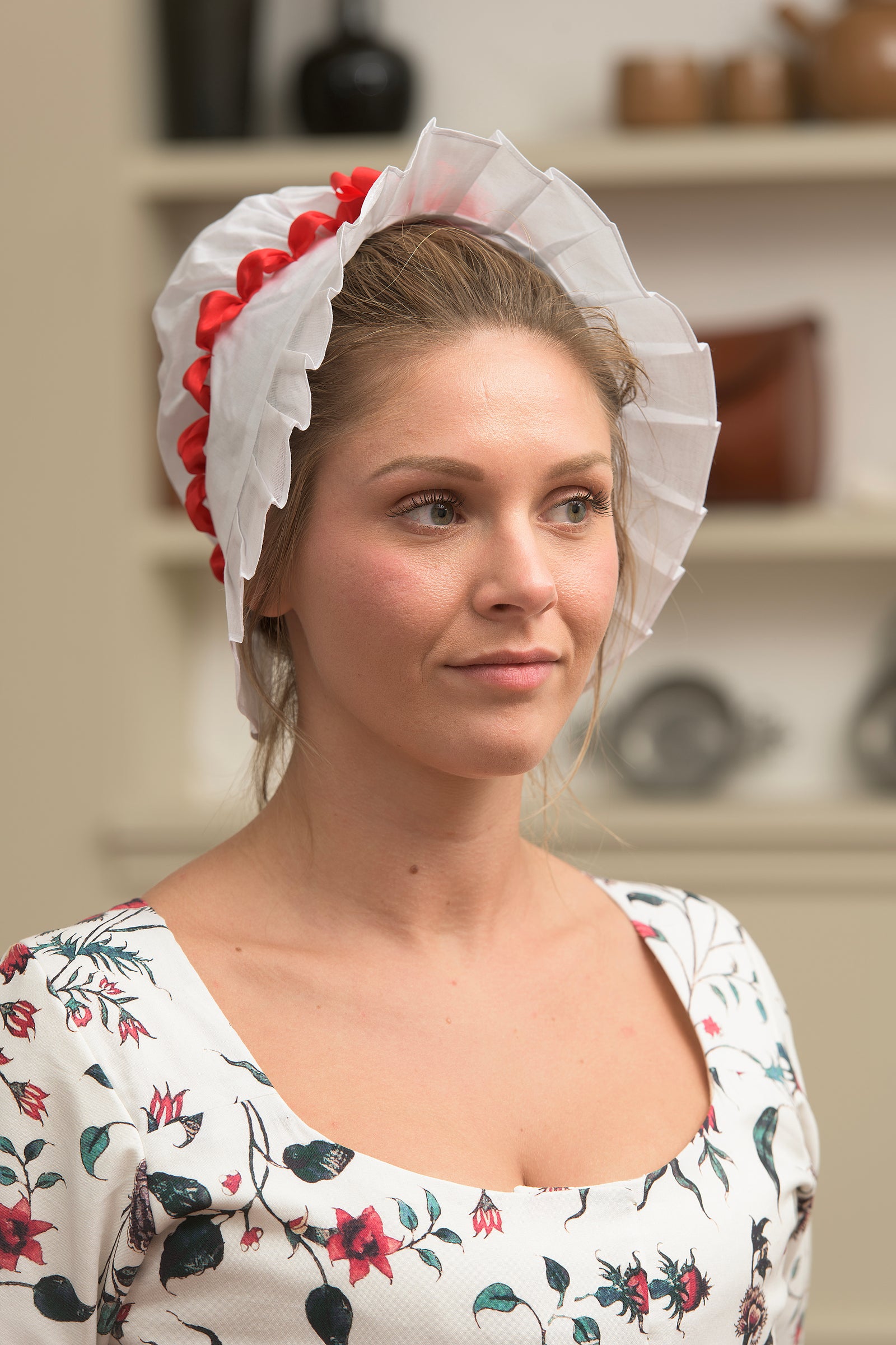 Long Pleated Linen Organdy Cap