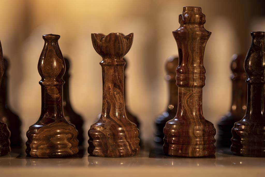 Jeu d&#39;échecs en marbre marron et blanc