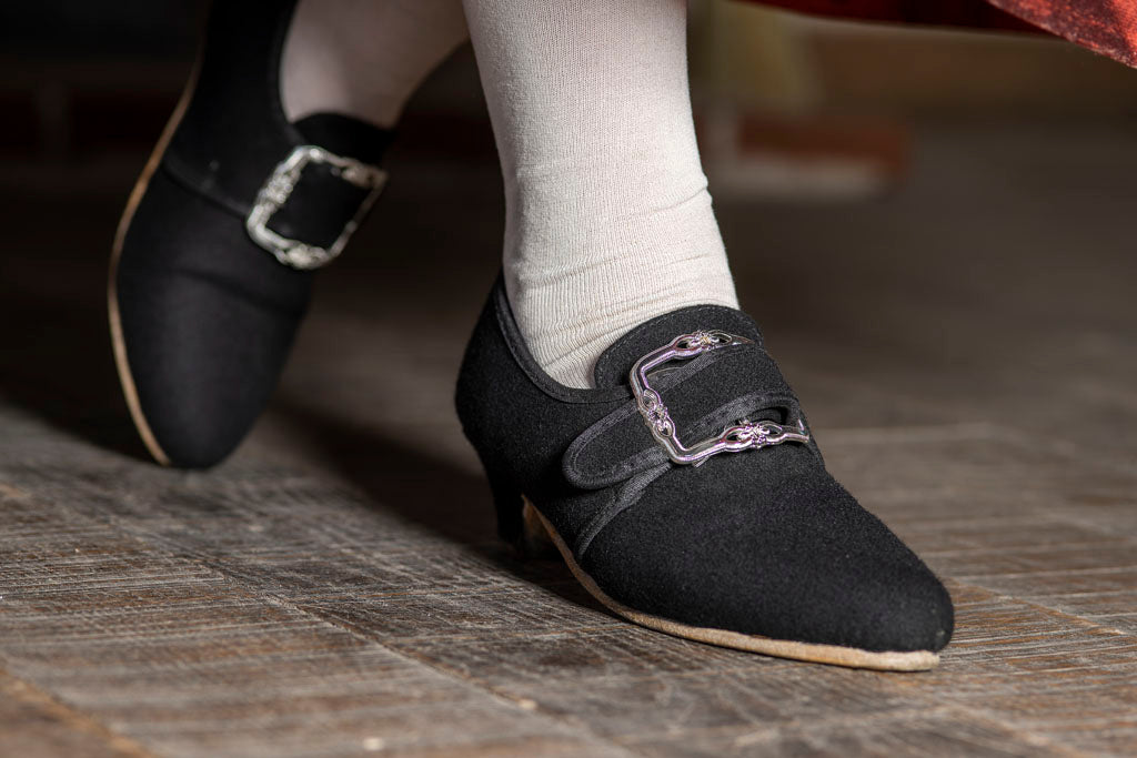 18th Century Wool Shoes - Jenny&#39;s Woolen Buckle Shoes 