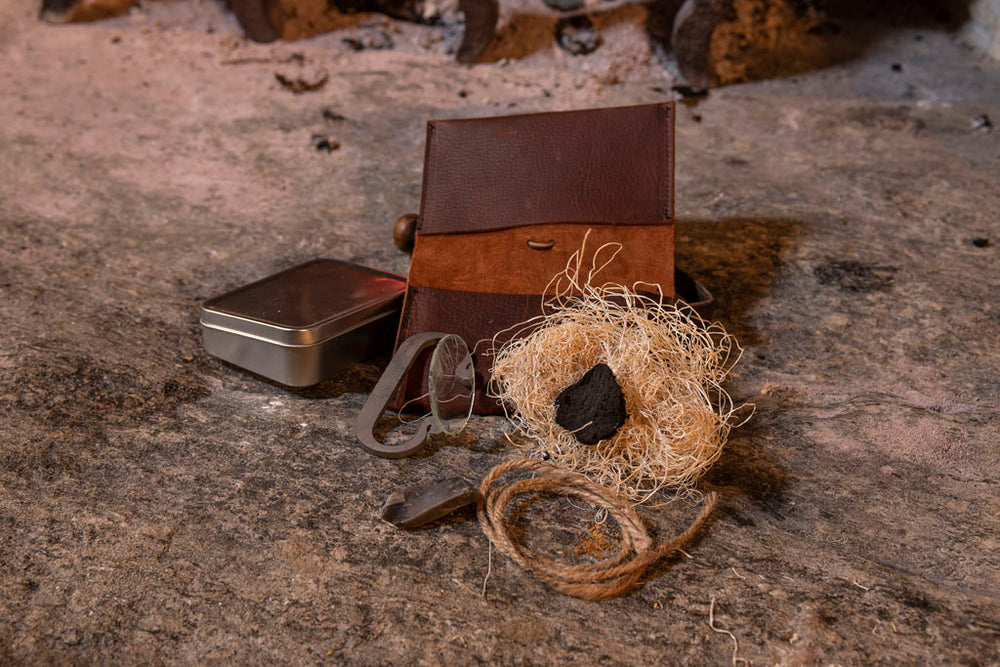 Deluxe Fire Starting Kit - Samson Historical